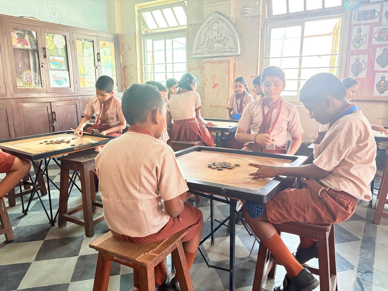 CARROM — photo 1