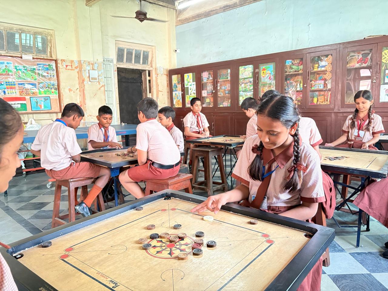 CARROM — photo 2