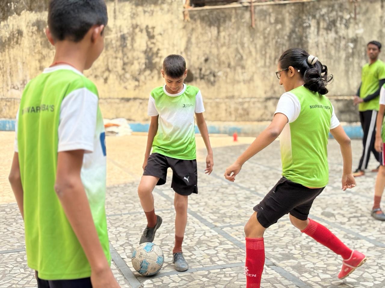 FOOTBALL — photo 6
