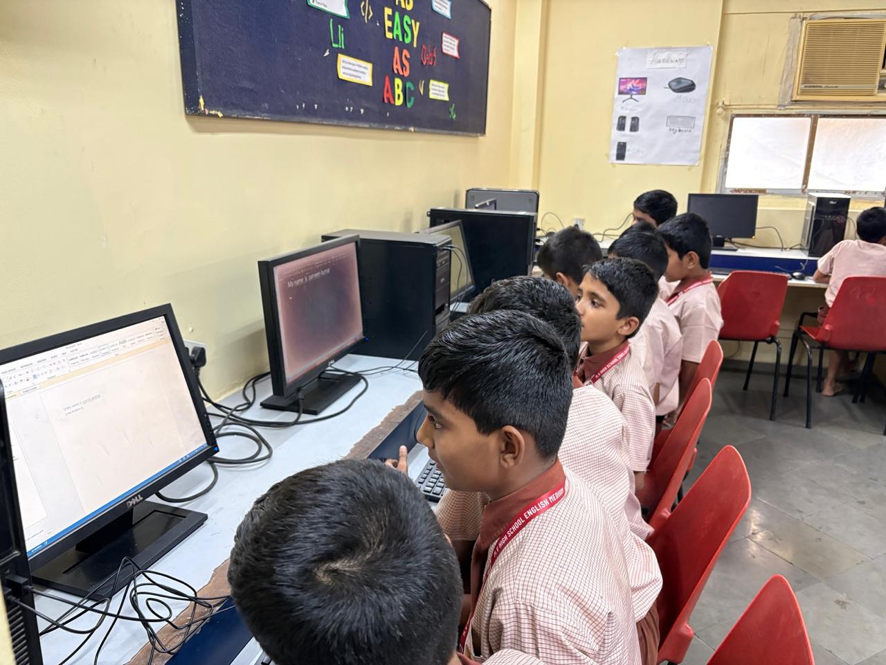 Computer Lab — photo 2