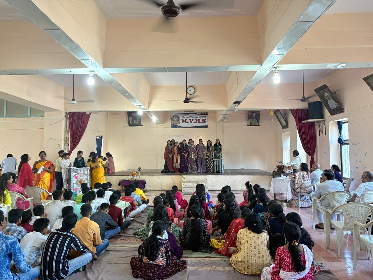 HINDI DIVAS — photo 5